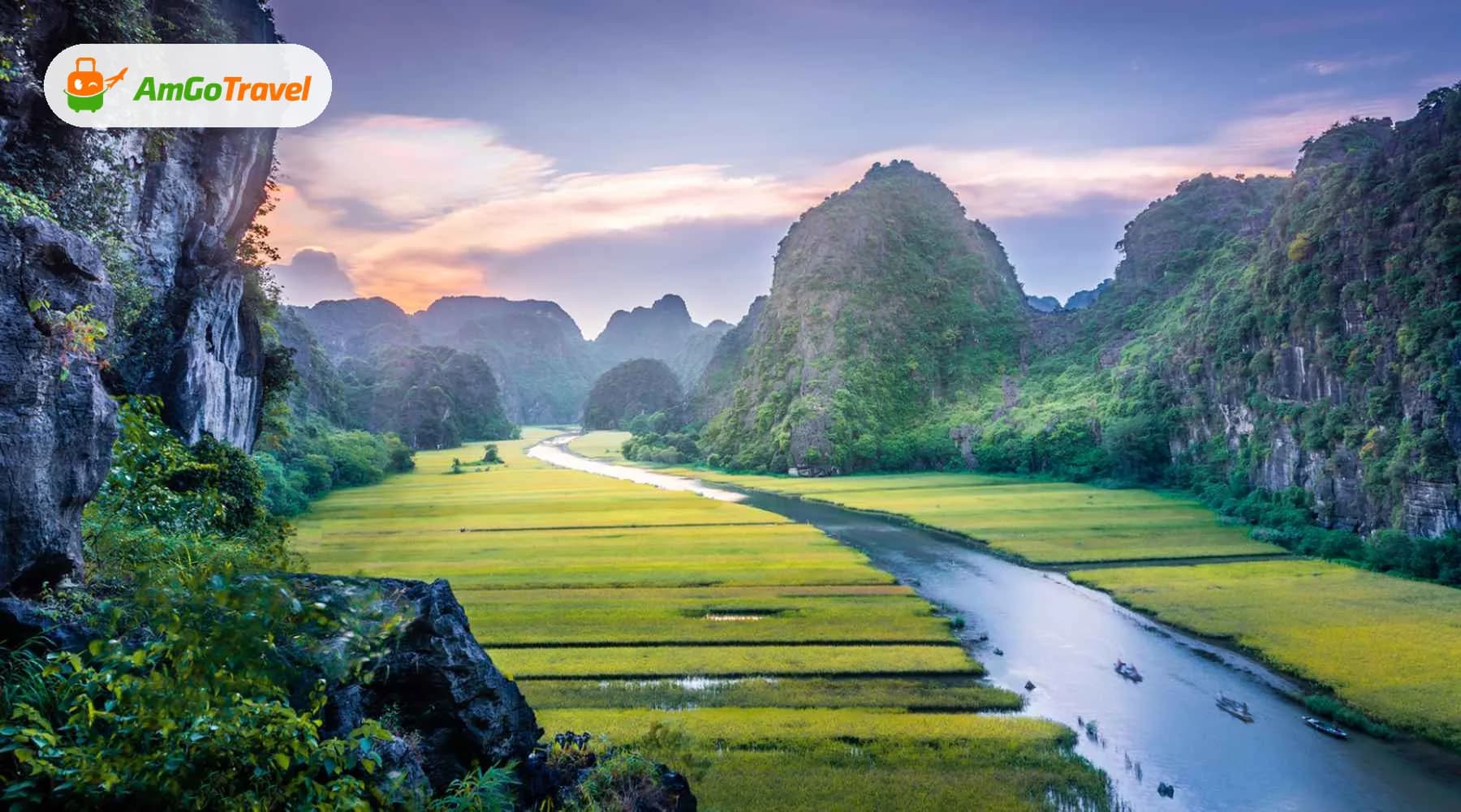 River winding through rice fields between Tam Coc karsts