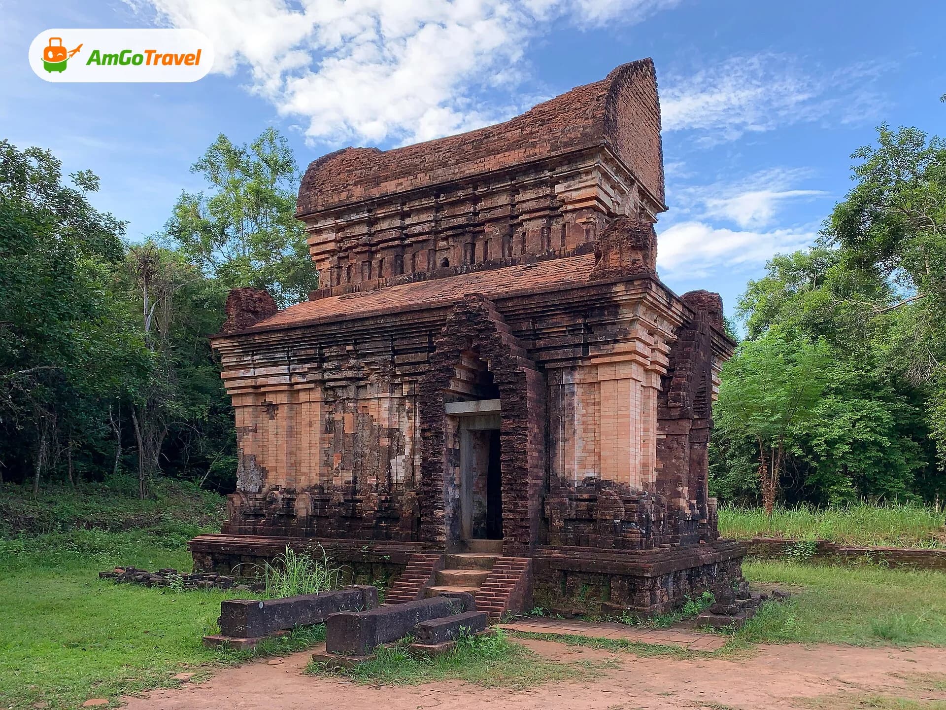 Temple E7 at My Son Sanctuary in morning light